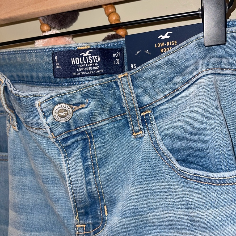 Hollister Low Rise Boot Cut Jeans size 9S W29 L30 NWT - Picture 3 of 4